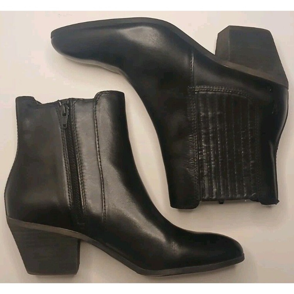 FRYE Sandra Chelsea Ankle Booties Women's Size 8.5, Black Smooth Leather *$200